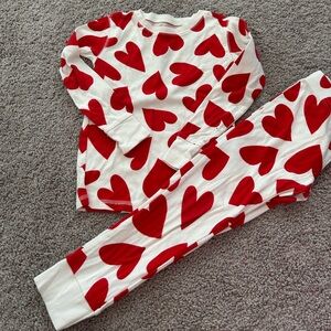 Old Navy Girls Cream & Red W Hearts PJ Set

Size 6